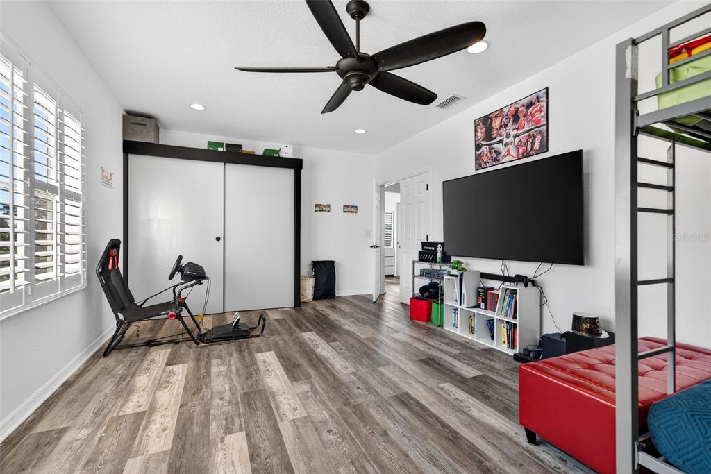 8111 Santa Rosa Court Sarasota, FL 34243 - Photo 42 of 95