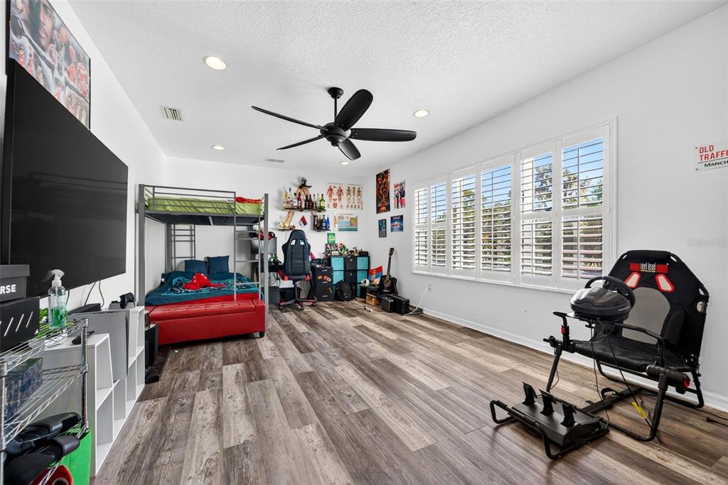 8111 Santa Rosa Court Sarasota, FL 34243 - Photo 43 of 95