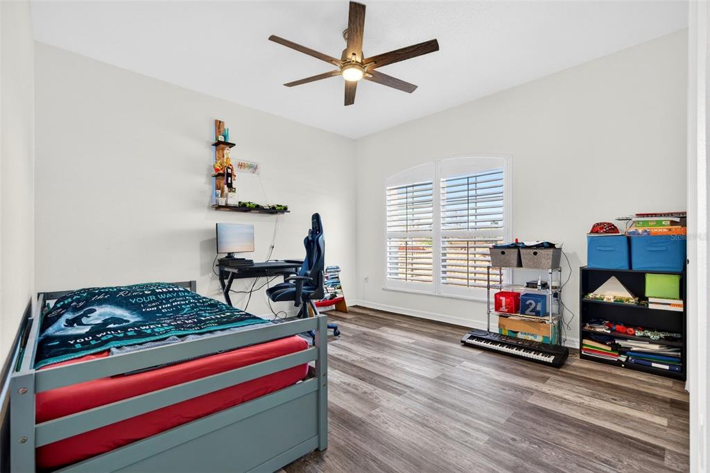 8111 Santa Rosa Court Sarasota, FL 34243 - Photo 45 of 95