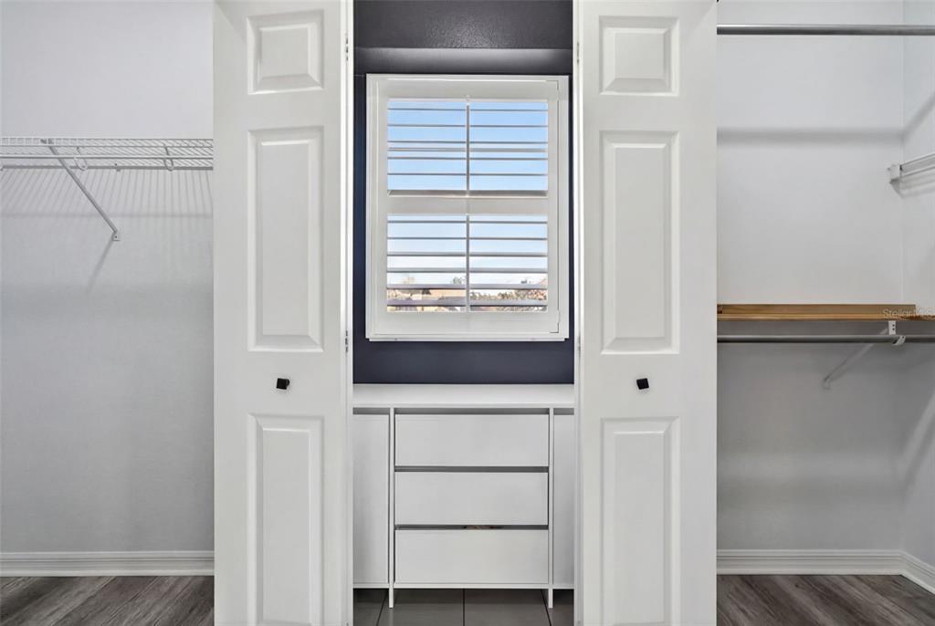 8111 Santa Rosa Court Sarasota, FL 34243 - Photo 46 of 95