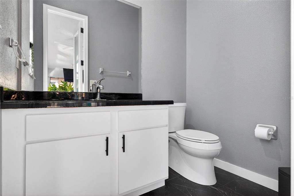 8111 Santa Rosa Court Sarasota, FL 34243 - Photo 47 of 95