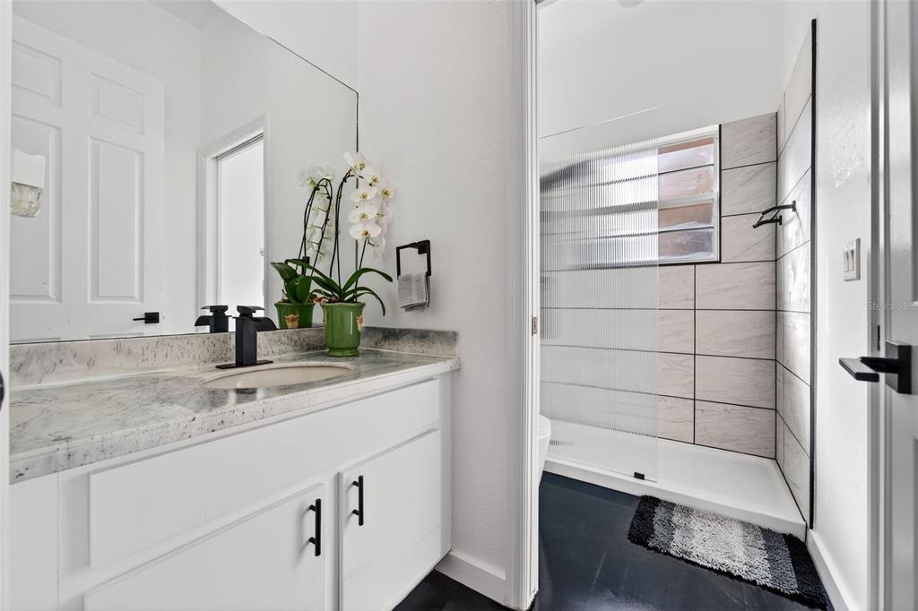 8111 Santa Rosa Court Sarasota, FL 34243 - Photo 51 of 95