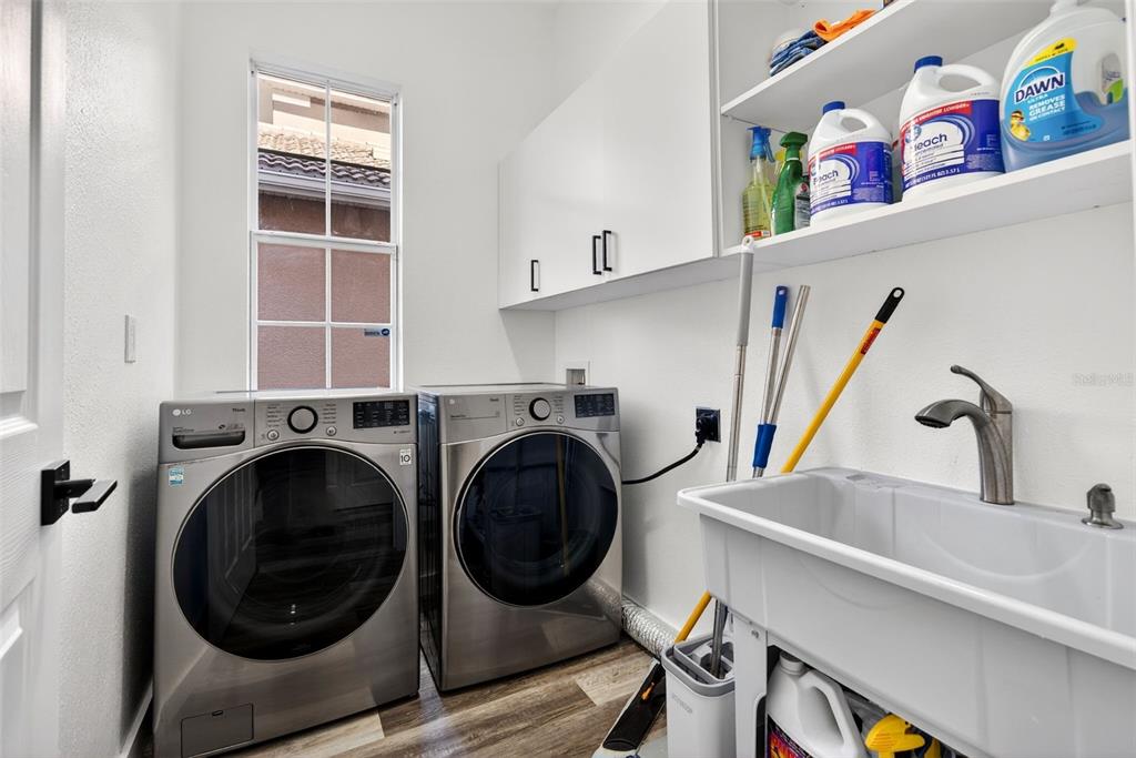 8111 Santa Rosa Court Sarasota, FL 34243 - Photo 52 of 95