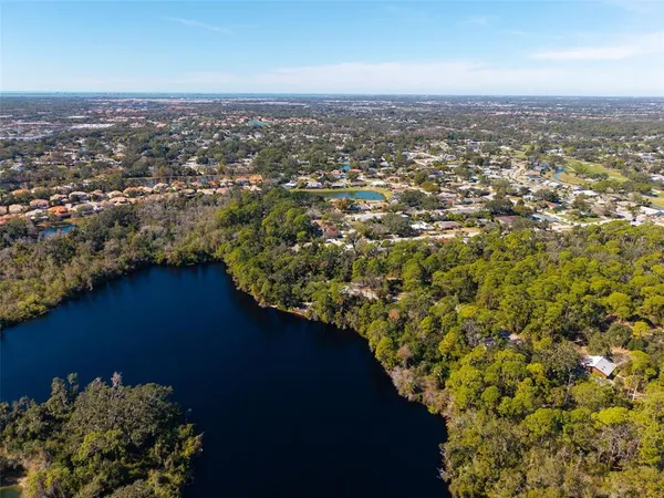 $1,150,000 | 8111 Santa Rosa Court, Sarasota, FL 34243