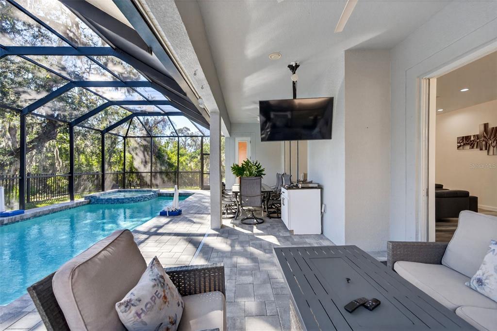 8111 Santa Rosa Court Sarasota, FL 34243 - Photo 7 of 95