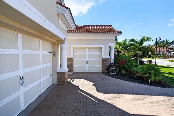 $1,150,000 | 8111 Santa Rosa Court, Sarasota, FL 34243