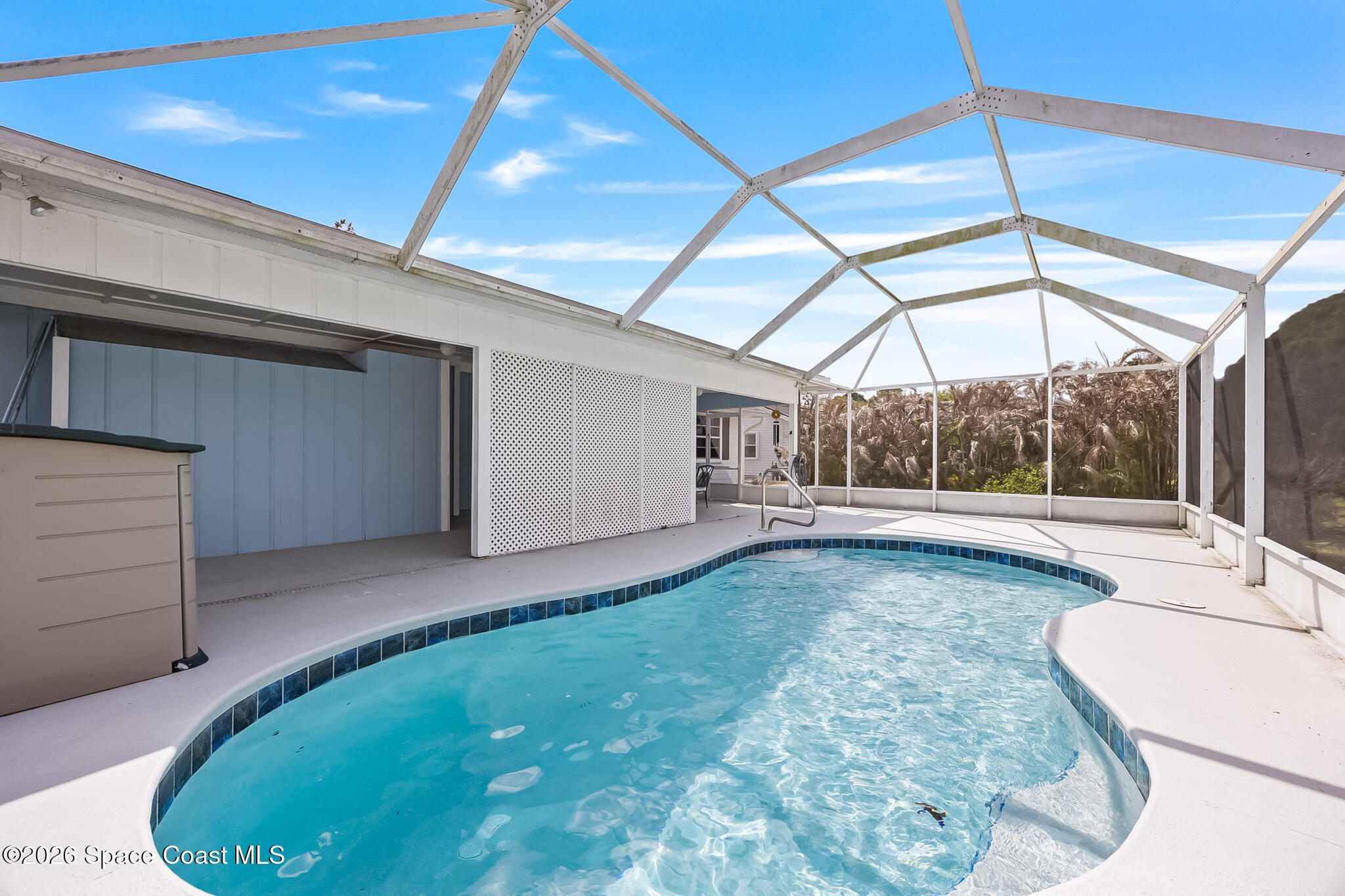 854 Dale Circle Sebastian, FL 32958 - Photo 22 of 31 a view of a indoor swimming pool