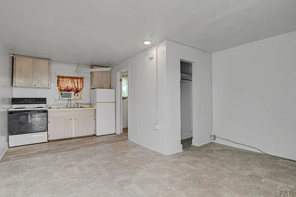 $1,150,000 | 2400 Lake Avenue, Pueblo, CO 81004