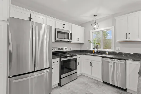 $499,900 | 9 Gamache Road, Derry, NH 03038