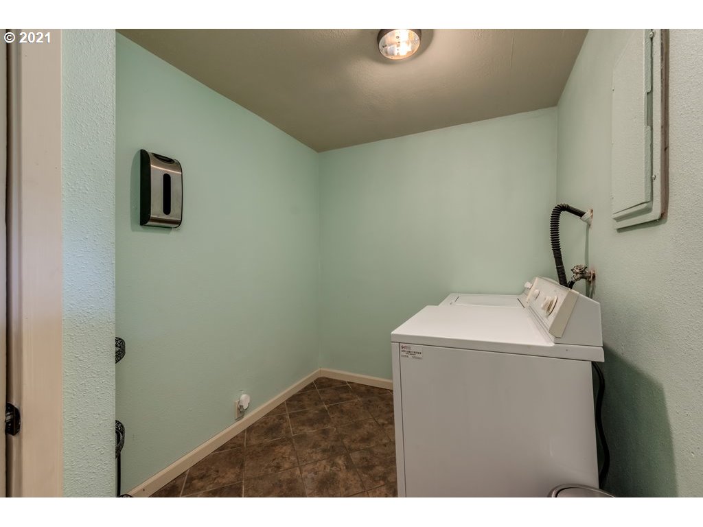8330 Southwest Blake Street Tualatin, OR 97062 - Photo 24 of 32 Gallery Image 24