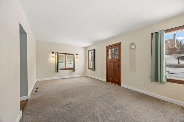 $257,000 | 645 5th Avenue Northwest, New Brighton, MN 55112