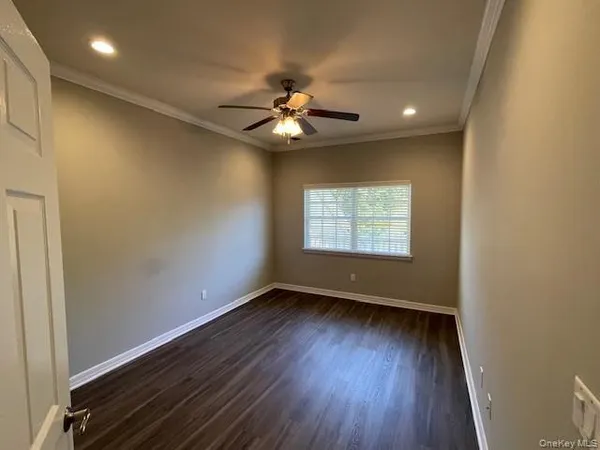 $2,795 | 310 Centre Court, Unit 310, Medford, NY 11763