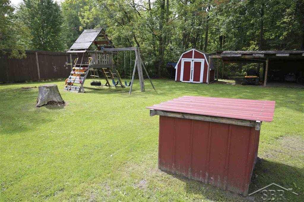 1588 South Badour Road Midland, MI 48640 - Photo 30 of 36 50053905-29.JPG
