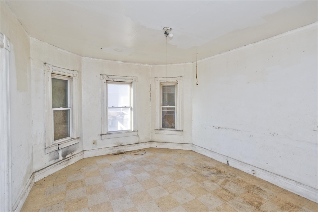 88 Marble Street Springfield, MA 01105 - Photo 8 of 27 Gallery Image 8