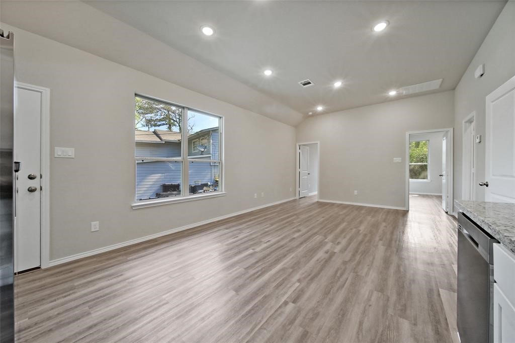 1307 St Lawrence River Road Conroe, TX 77316 - Photo 12 of 14