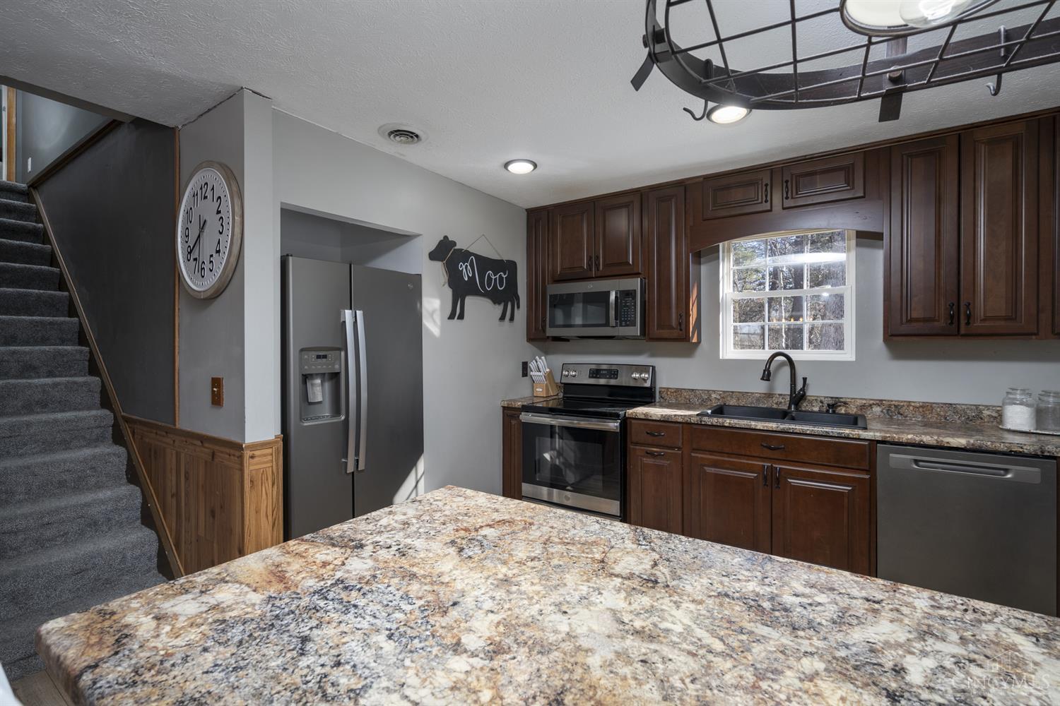 329 Nixon Road Peebles, OH 45660 - Photo 4 of 40