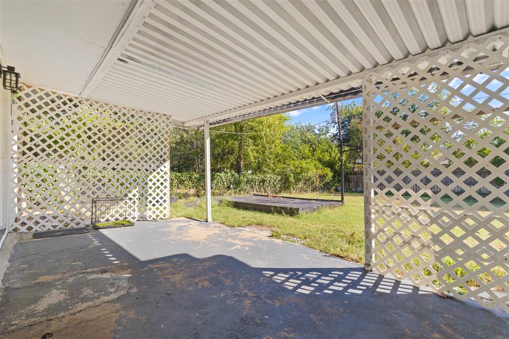1809 Balla Way Grand Prairie, TX 75051 - Photo 23 of 26 a view of a backyard of the house
