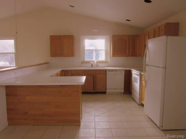 6327 Hayner Road Fowlerville, MI 48836 - Photo 3 of 19 3 Kitchen.JPG