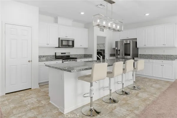 $3,100 | 41024 Chambord Drive, Lake Elsinore, CA 92532