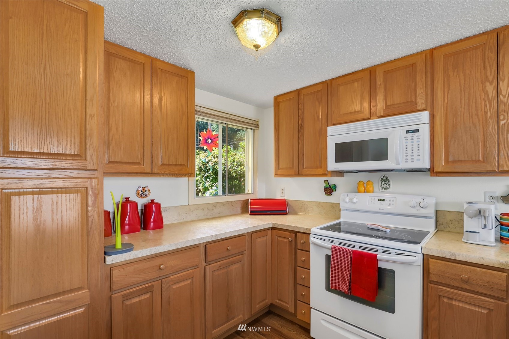 7548 Fair Oaks Road Southeast Olympia, WA 98513 - Photo 12 of 38 Gallery Image 12
