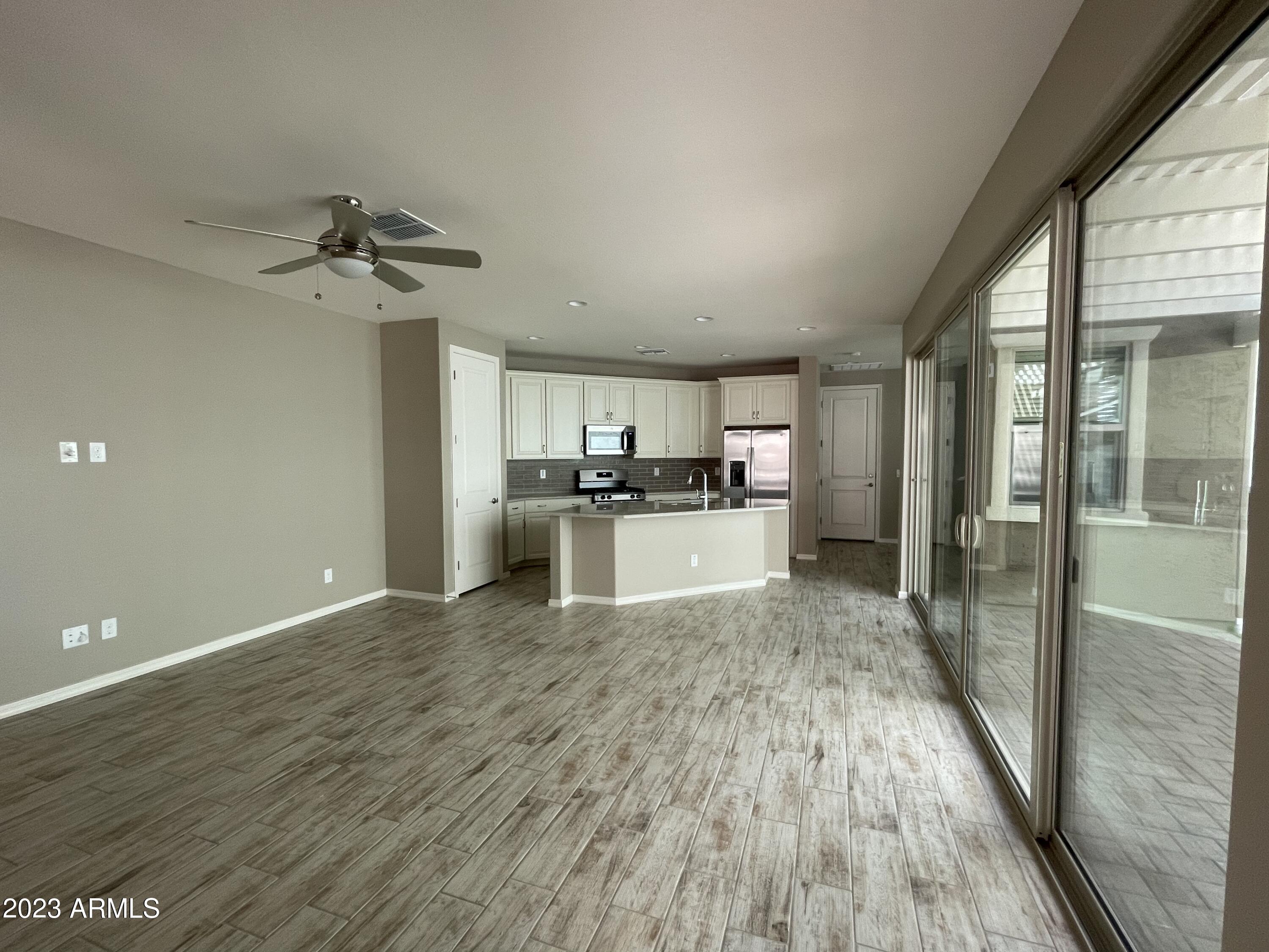 2789 South Betty Street Gilbert, AZ 85295 - Photo 3 of 18 863326A5-25C9-4307-BC23-81783E4899F7