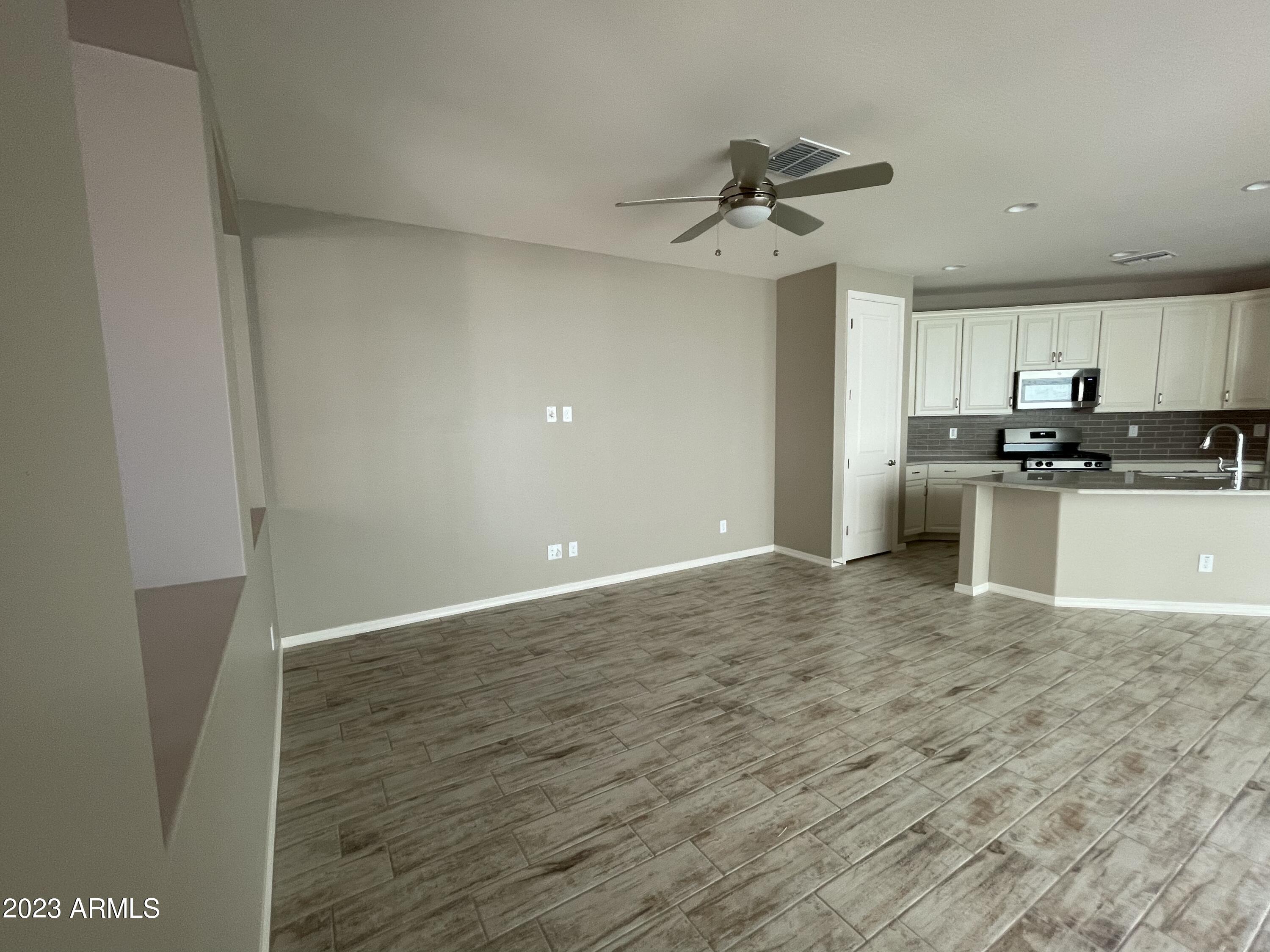 2789 South Betty Street Gilbert, AZ 85295 - Photo 7 of 18 8229C400-F57D-4D27-94E2-FC4900DE5567