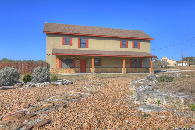 $650,000 | 133 Quarry, New Braunfels, TX 78132