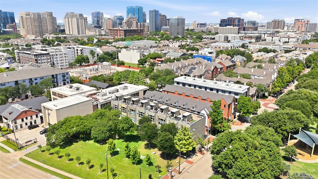 2111 Clark Street, Unit H Dallas, TX 75204 - Photo 30 of 37 a picture of city view