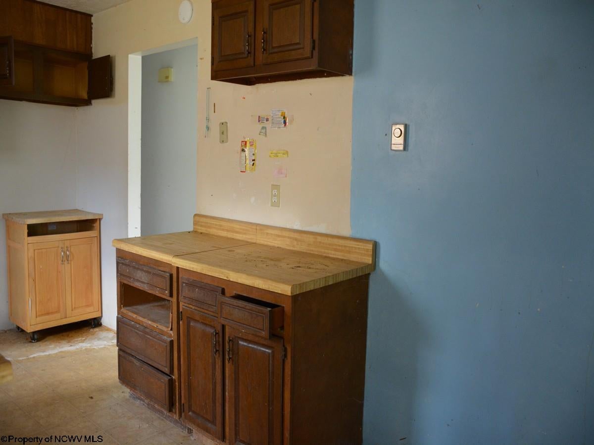 253 Bud Chattin Road Leon, WV 25123 - Photo 7 of 21 Gallery Image 7