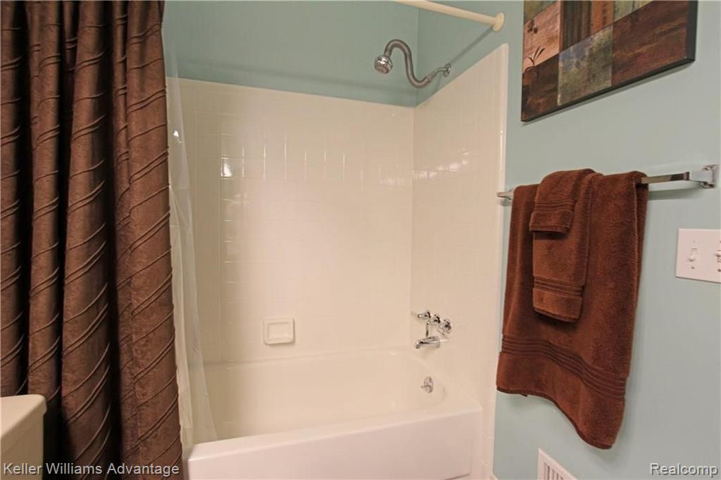22108 Edgewater Novi, MI 48375 - Photo 14 of 16