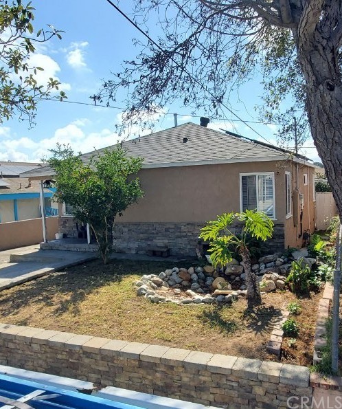 4562 165th Street Lawndale, CA 90260 - Photo 2 of 2 Front yard