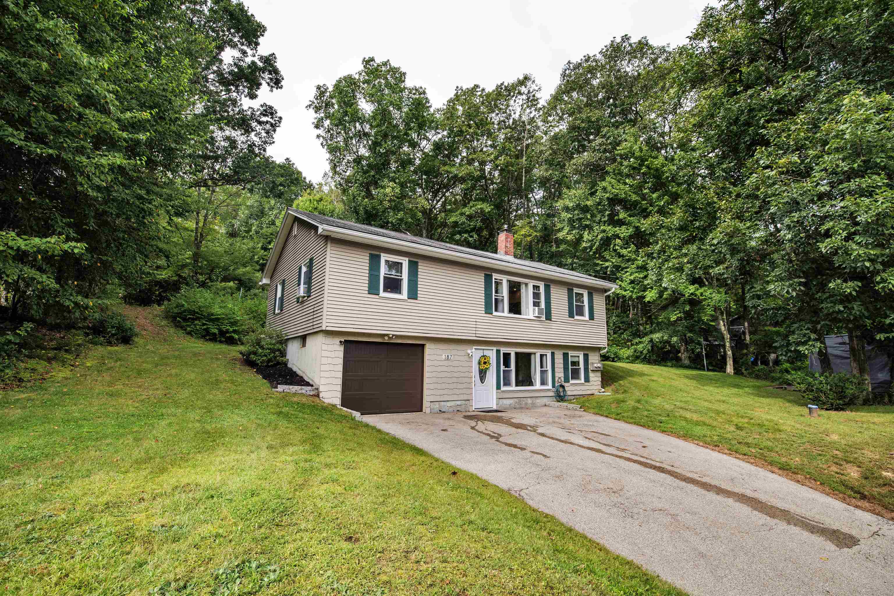 187 Straw Road Manchester, NH 03102 - Photo 1 of 40