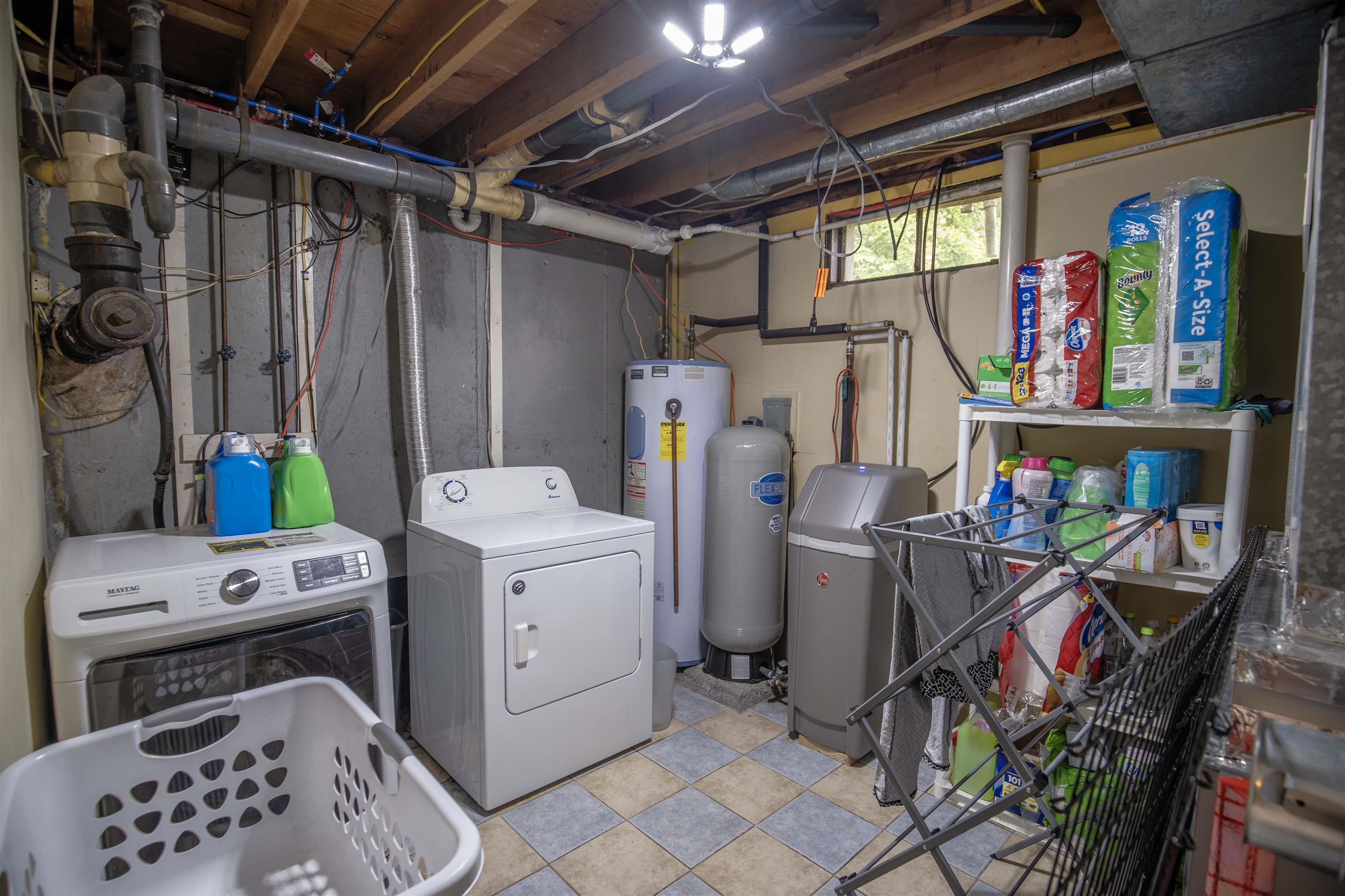 187 Straw Road Manchester, NH 03102 - Photo 26 of 40
