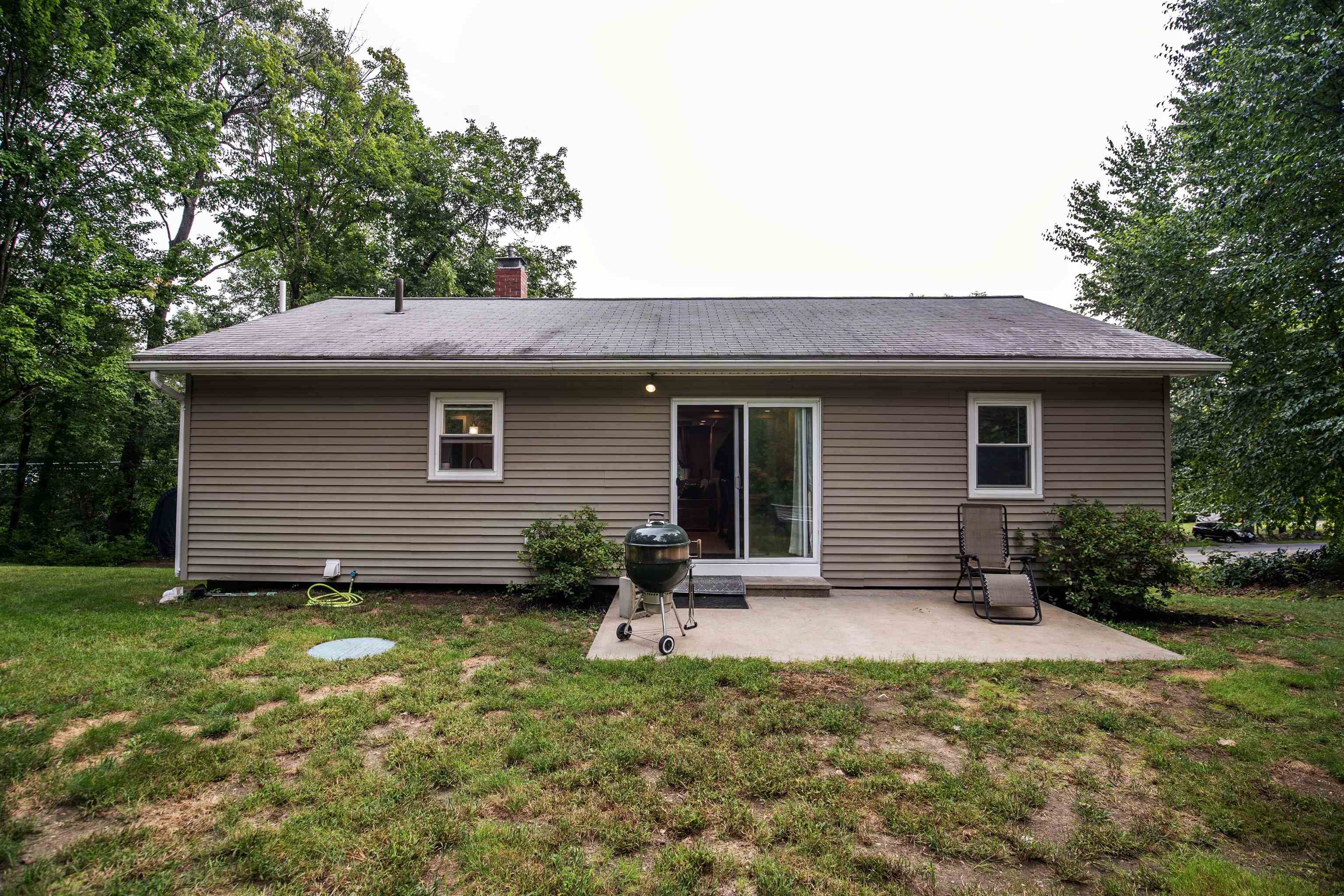 187 Straw Road Manchester, NH 03102 - Photo 30 of 40