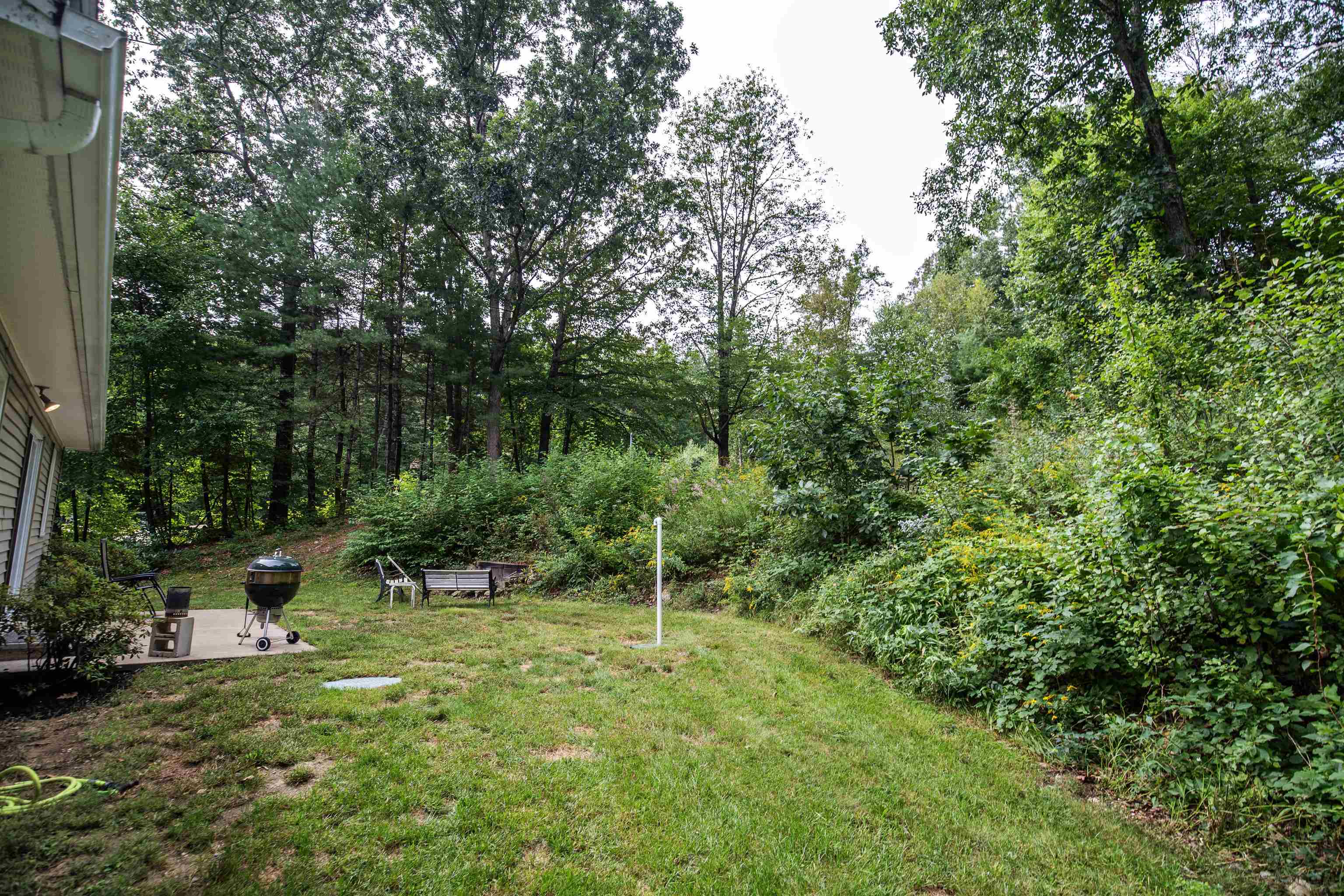 187 Straw Road Manchester, NH 03102 - Photo 32 of 40