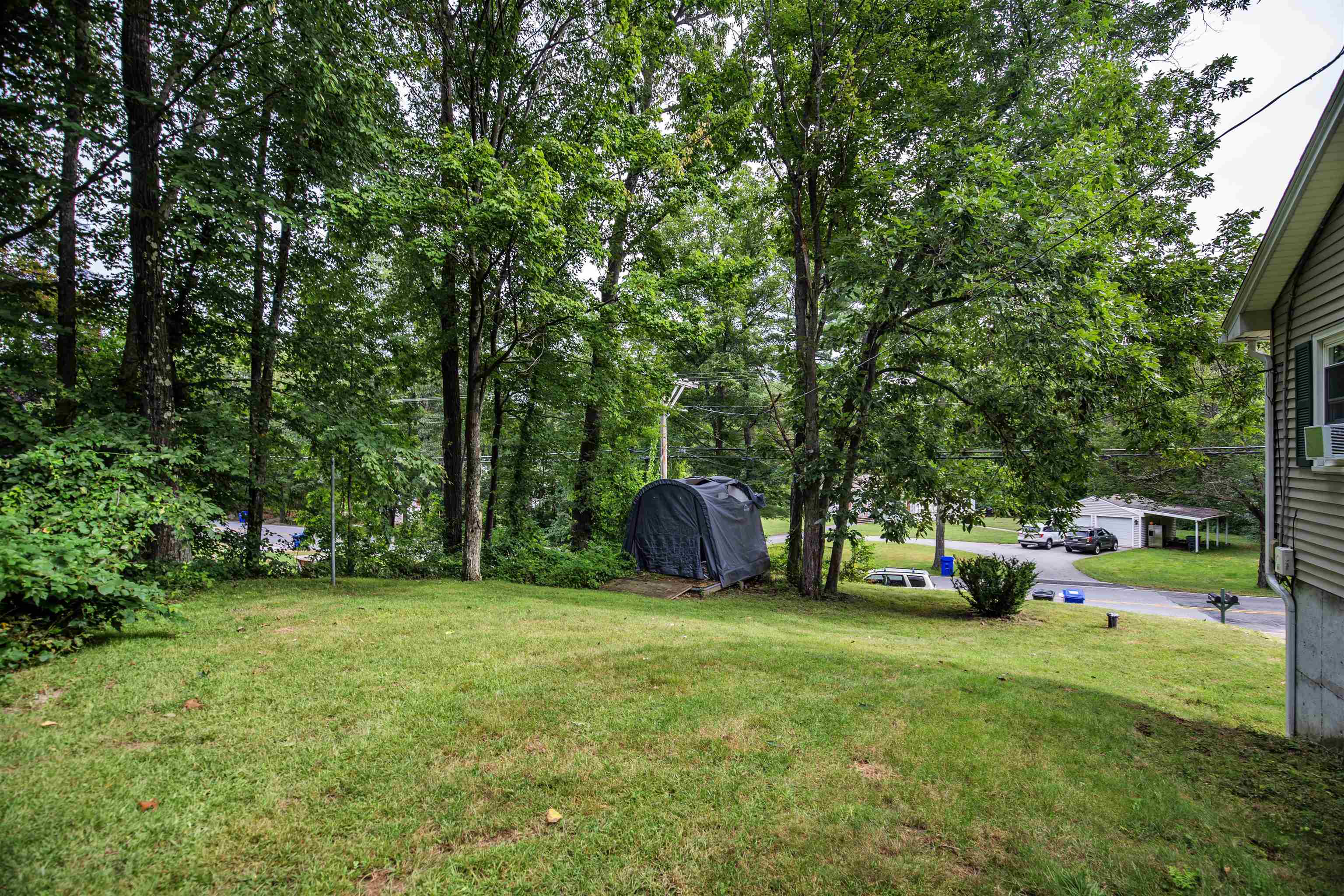 187 Straw Road Manchester, NH 03102 - Photo 33 of 40