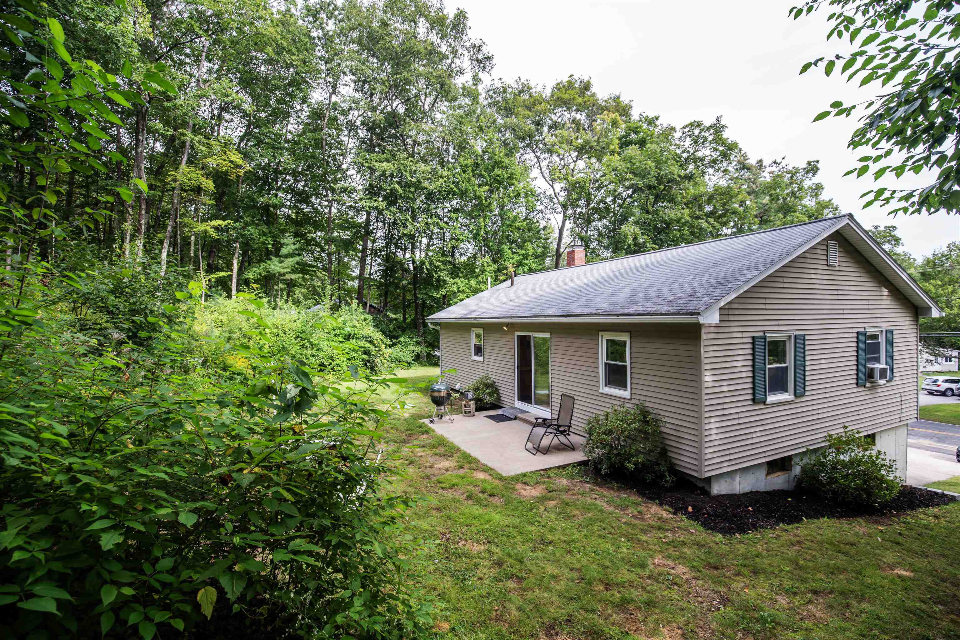 187 Straw Road Manchester, NH 03102 - Photo 34 of 40