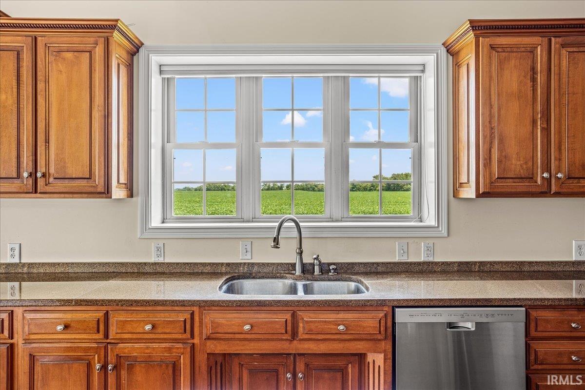 12277 Webbs Way Columbus, IN 47203 - Photo 15 of 36