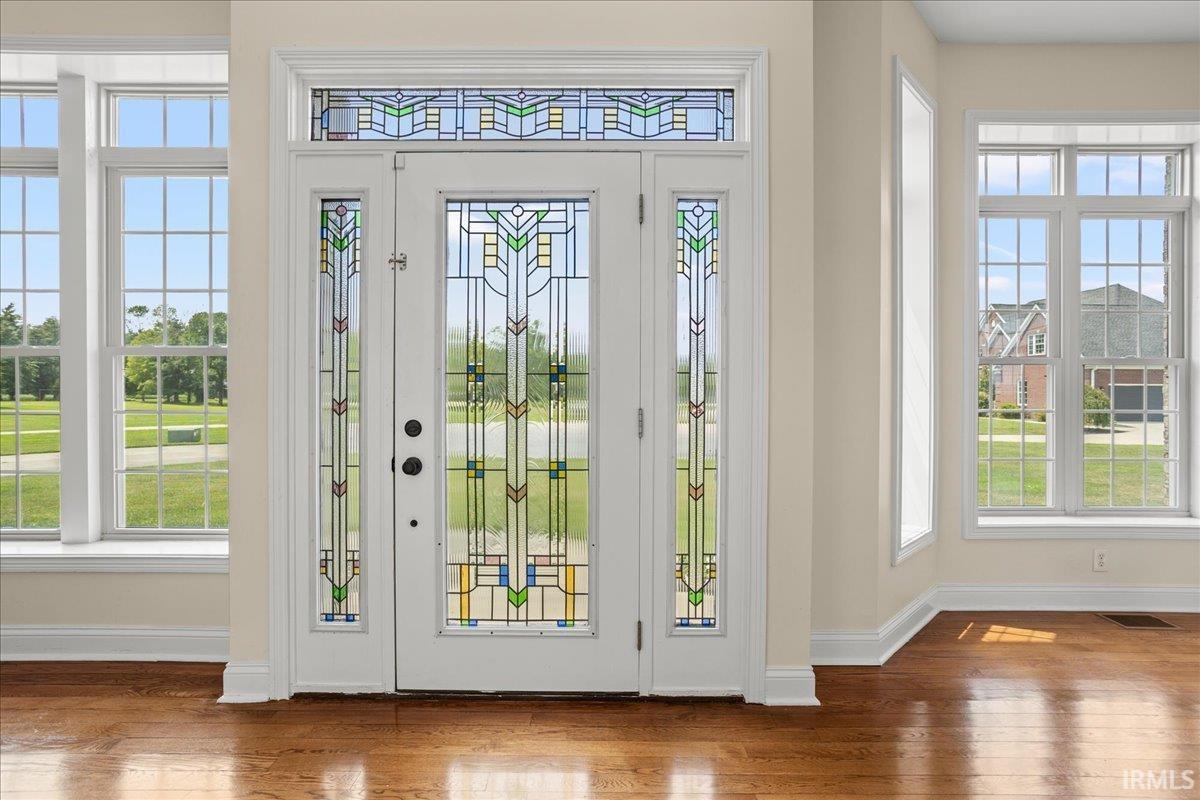 12277 Webbs Way Columbus, IN 47203 - Photo 2 of 36