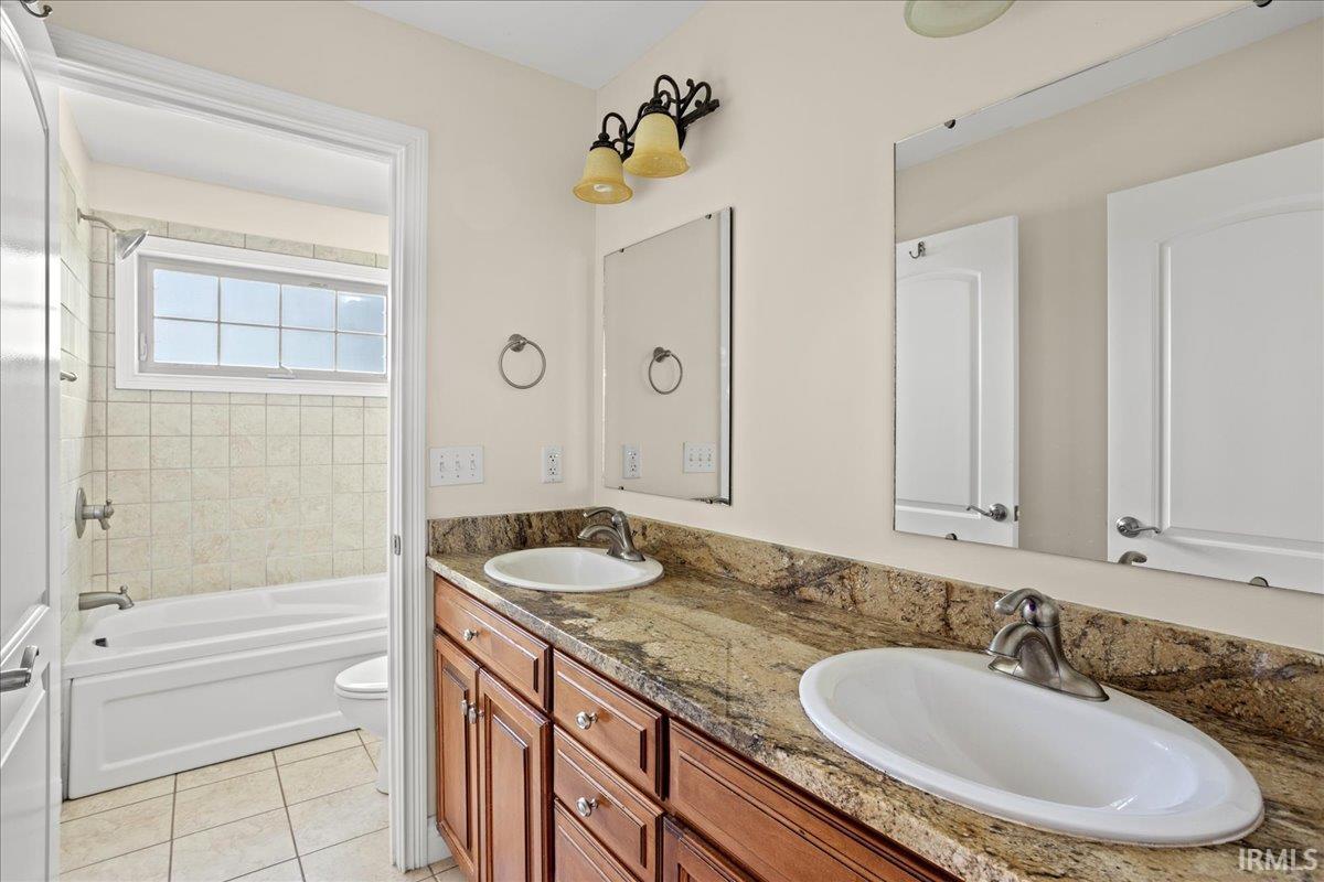 12277 Webbs Way Columbus, IN 47203 - Photo 23 of 36