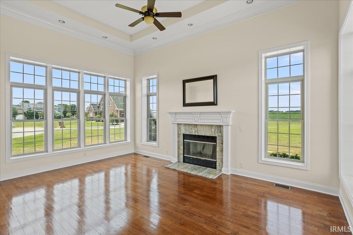 12277 Webbs Way Columbus, IN 47203 - Photo 9 of 36