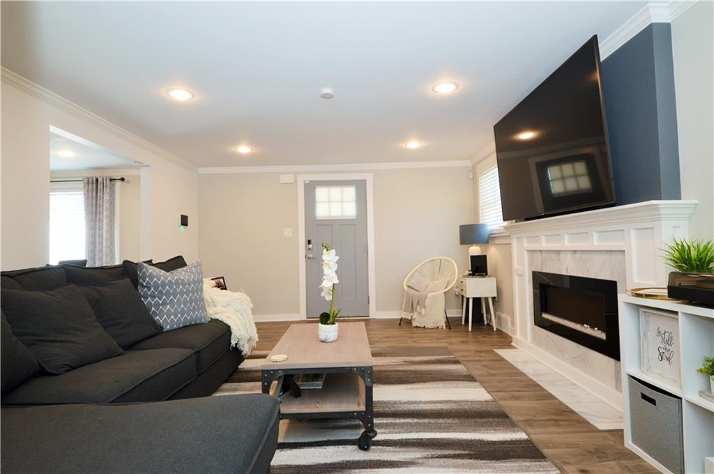 131 Revo Road Pittsburgh, PA 15236 - Photo 4 of 24 Gallery Image 4