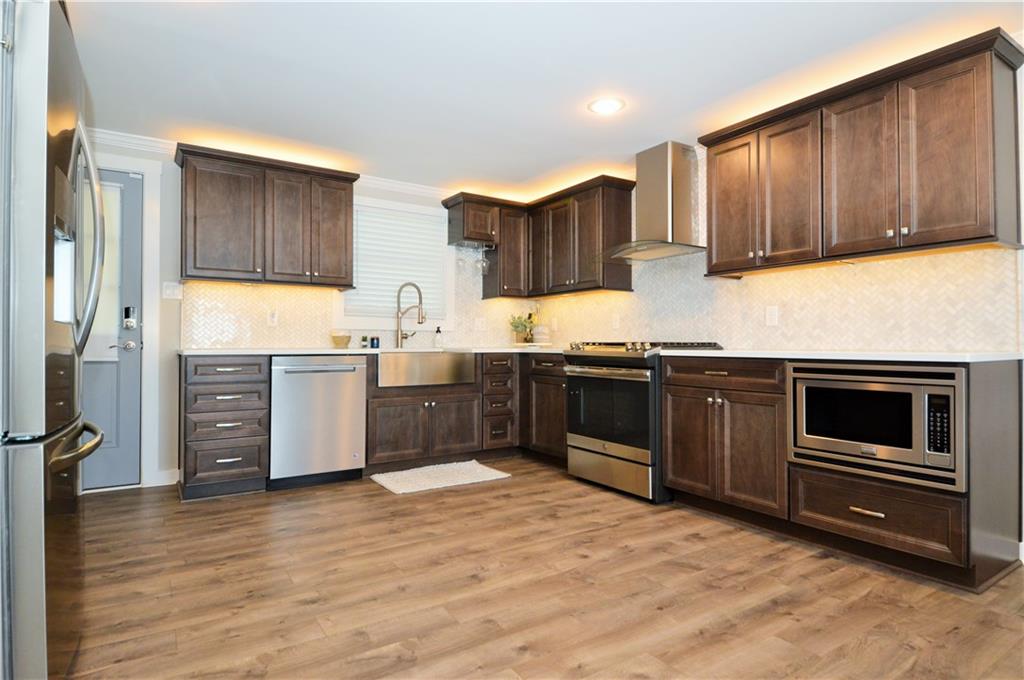 131 Revo Road Pittsburgh, PA 15236 - Photo 6 of 24 Gallery Image 6