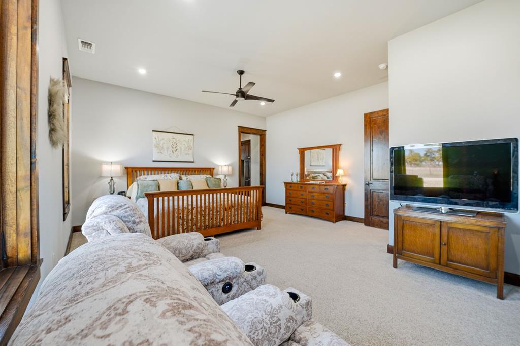 601 Garrison Road Fredericksburg, TX 78624 - Photo 26 of 77