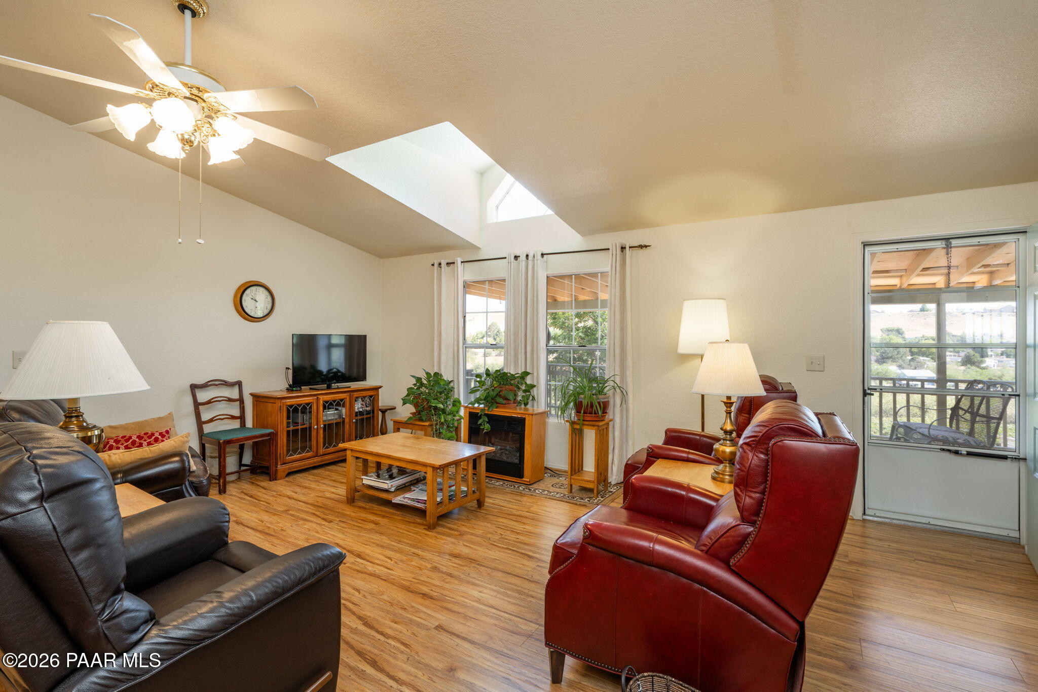 1099 North Swiss Road Dewey, AZ 86327 - Photo 3 of 32 Living Area