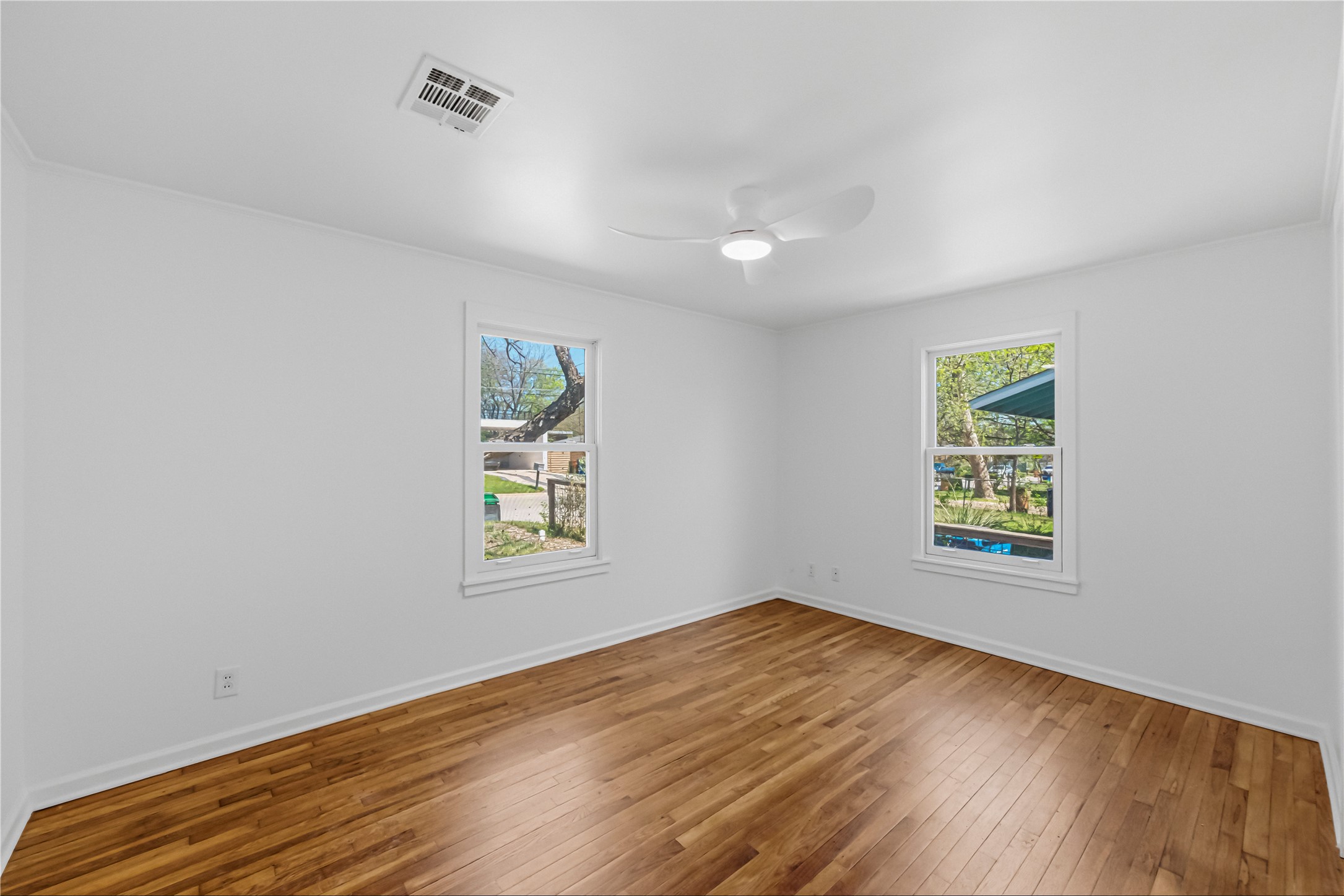 503 West Croslin Street Austin, TX 78752 - Photo 14 of 24 a view of an empty room and window