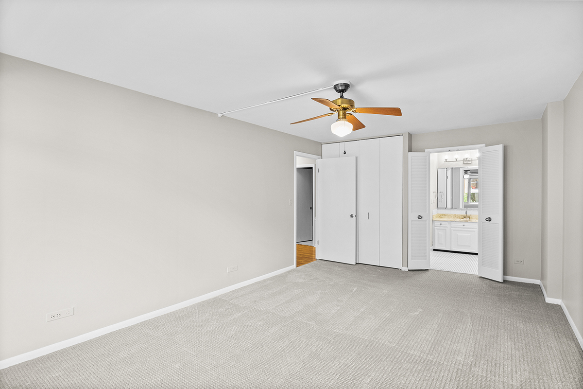 2420 West Talcott Road, Unit 211 Park Ridge, IL 60068 - Photo 17 of 28 a view of an empty room