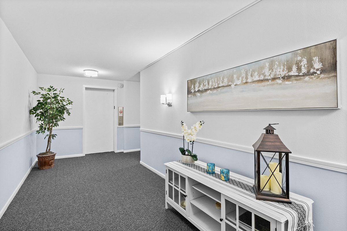 2420 West Talcott Road, Unit 211 Park Ridge, IL 60068 - Photo 26 of 28 a view of a livingroom with furniture