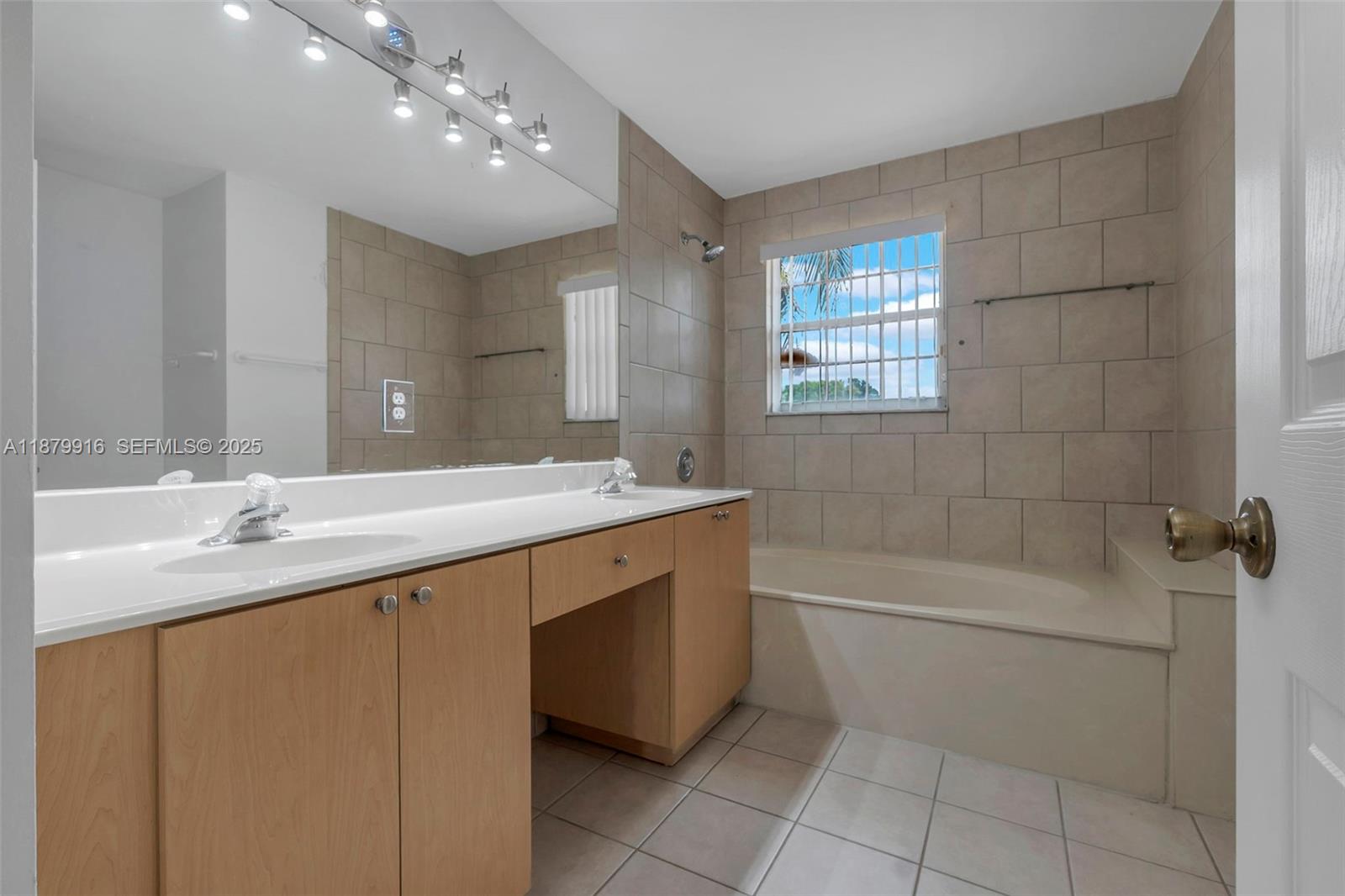 2608 Southwest 177th Avenue Miramar, FL 33029 - Photo 22 of 43