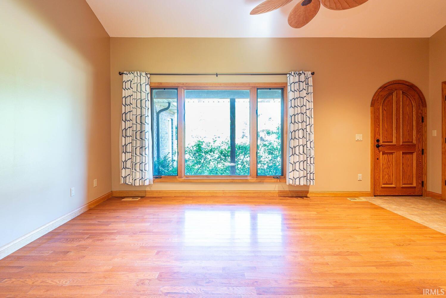 4645 South Harrell Road Bloomington, IN 47401 - Photo 4 of 36 Gallery Image 4